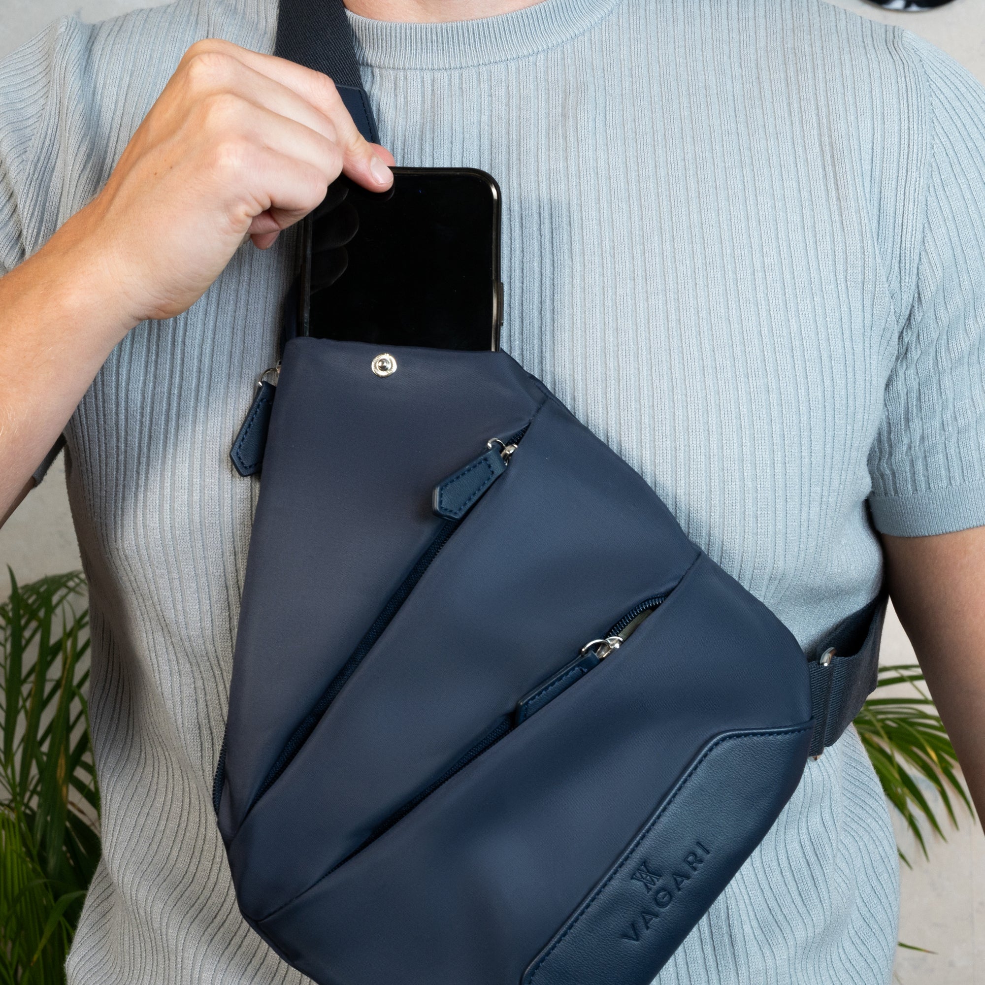 London Sling Bag - Navy
