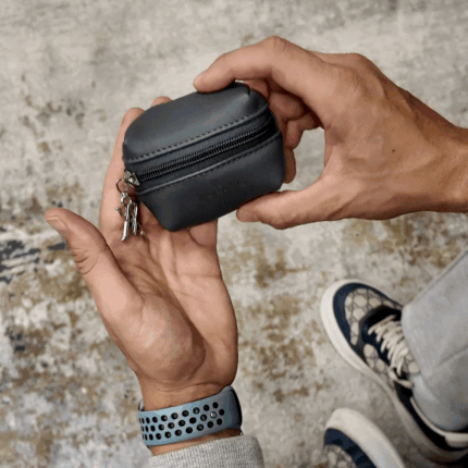 Memphis Earbud Case - Graphite