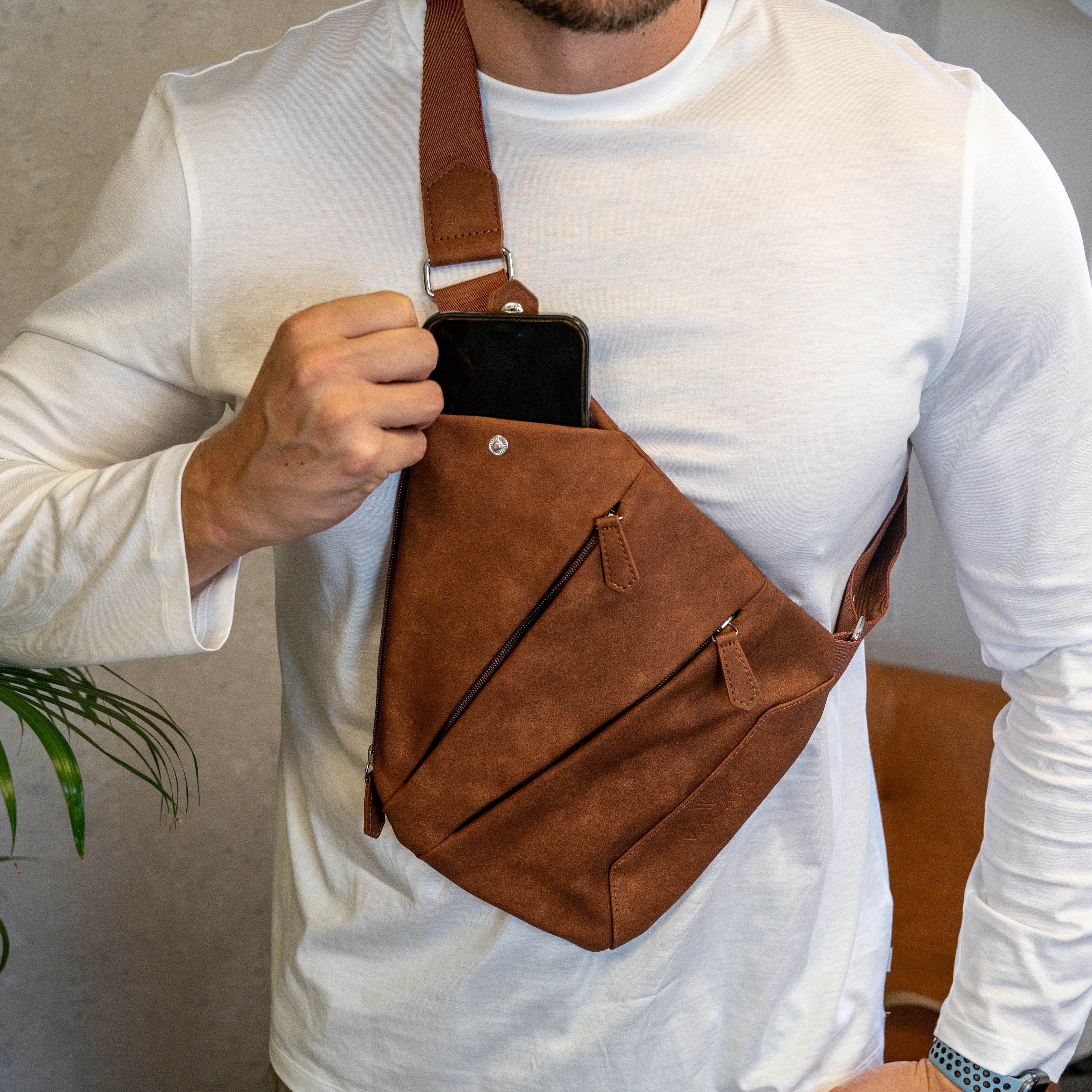 London Sling Bag - Cognac