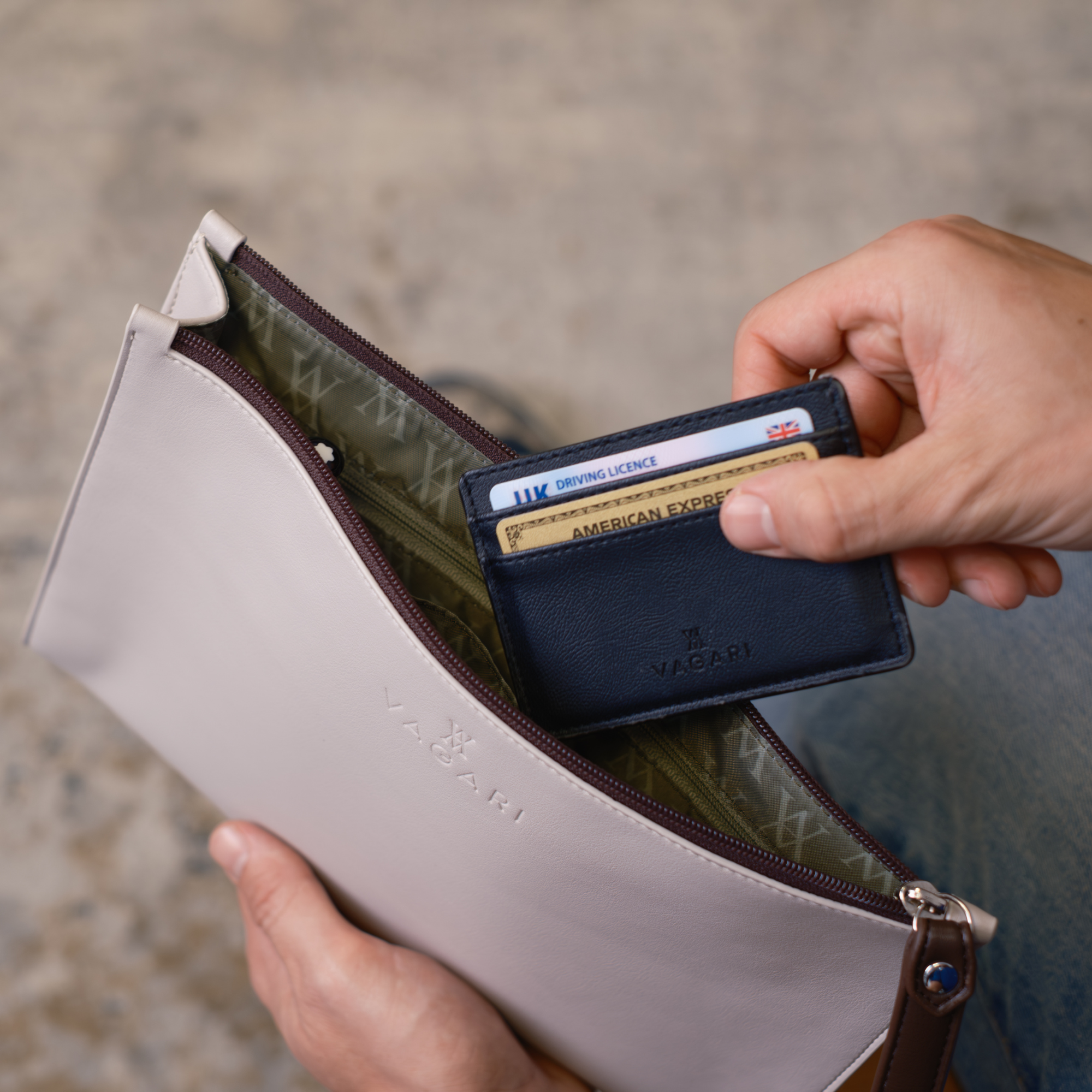 Geneva Compact Pouch - Oyster / Chocolate